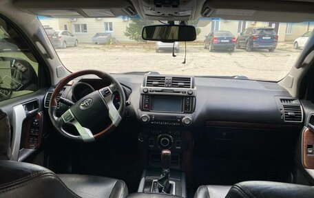 Toyota Land Cruiser Prado 150 рестайлинг 2, 2014 год, 3 200 000 рублей, 4 фотография