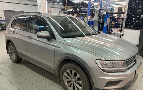 Volkswagen Tiguan II, 2019 год, 2 397 000 рублей, 7 фотография