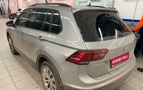 Volkswagen Tiguan II, 2019 год, 2 397 000 рублей, 4 фотография