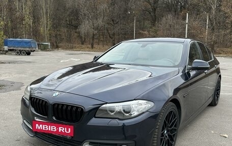 BMW 5 серия, 2016 год, 2 800 000 рублей, 2 фотография