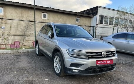 Volkswagen Tiguan II, 2018 год, 2 300 000 рублей, 1 фотография