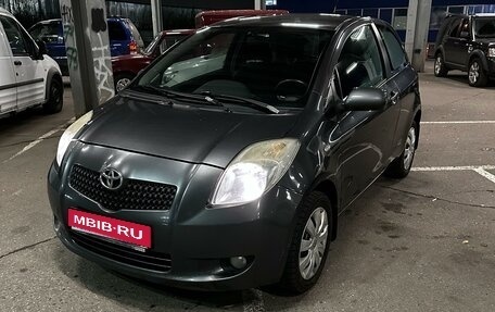 Toyota Yaris III рестайлинг, 2008 год, 525 000 рублей, 1 фотография