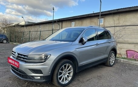 Volkswagen Tiguan II, 2018 год, 2 300 000 рублей, 4 фотография