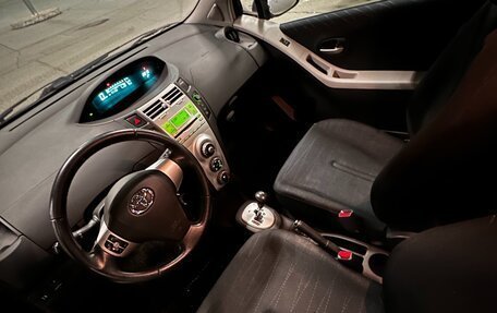 Toyota Yaris III рестайлинг, 2008 год, 525 000 рублей, 11 фотография