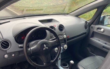 Mitsubishi Colt VI рестайлинг, 2004 год, 549 000 рублей, 11 фотография