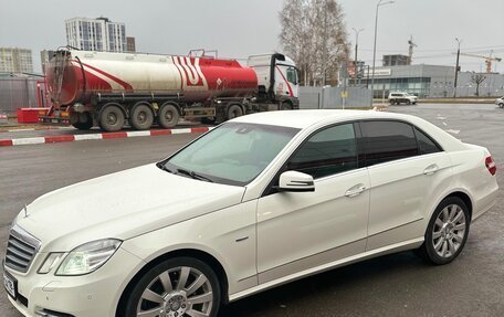 Mercedes-Benz E-Класс, 2010 год, 1 340 000 рублей, 4 фотография