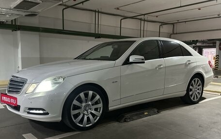 Mercedes-Benz E-Класс, 2010 год, 1 340 000 рублей, 10 фотография