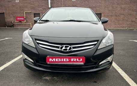 Hyundai Solaris II рестайлинг, 2015 год, 1 050 000 рублей, 3 фотография