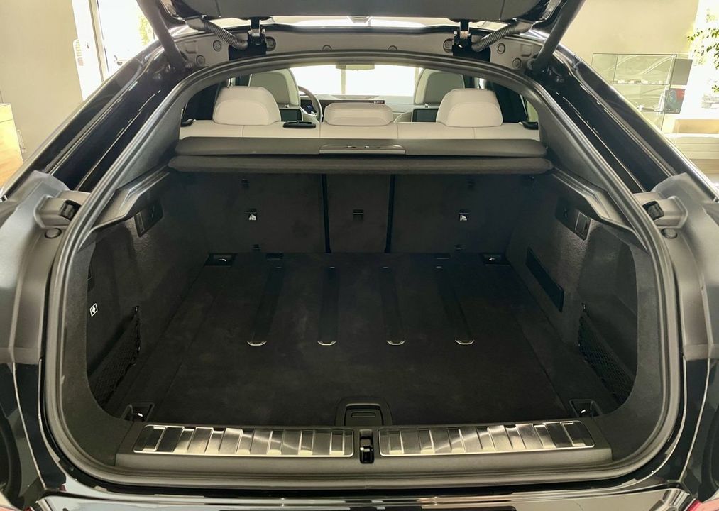 BMW X6, 2023 год, 16 500 000 рублей, 18 фотография
