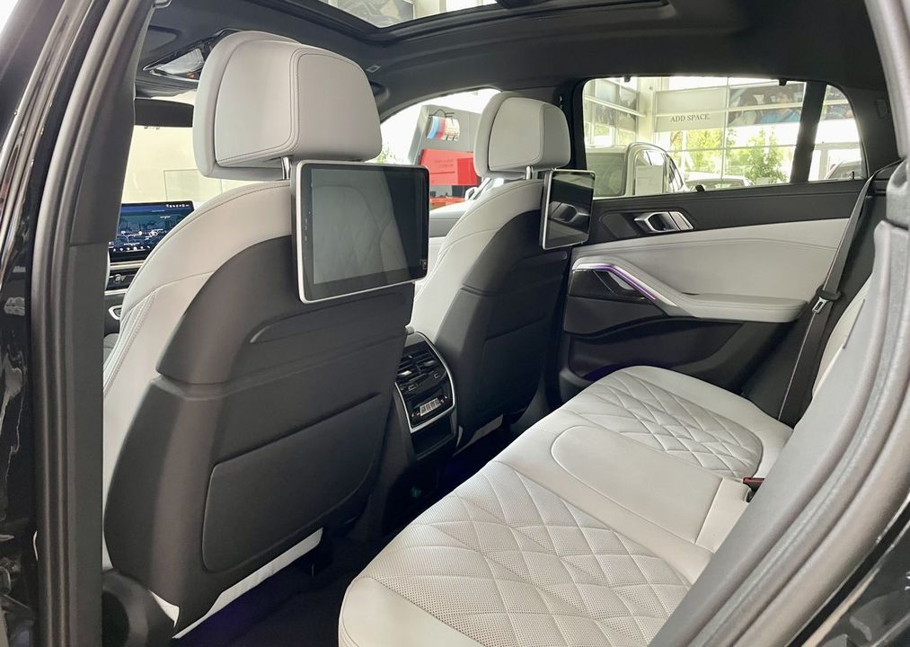 BMW X6, 2023 год, 16 500 000 рублей, 14 фотография