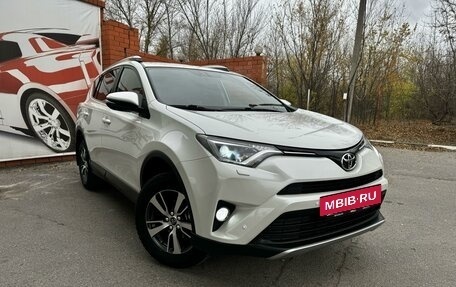 Toyota RAV4, 2017 год, 2 980 000 рублей, 2 фотография