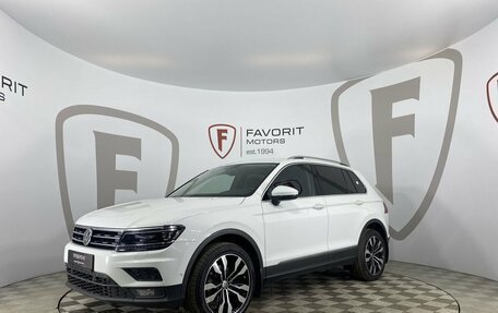 Volkswagen Tiguan II, 2018 год, 2 450 000 рублей, 1 фотография