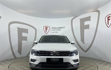 Volkswagen Tiguan II, 2018 год, 2 450 000 рублей, 2 фотография