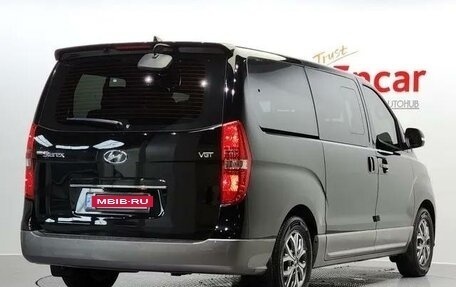 Hyundai Grand Starex Grand Starex I рестайлинг 2, 2020 год, 3 502 808 рублей, 2 фотография