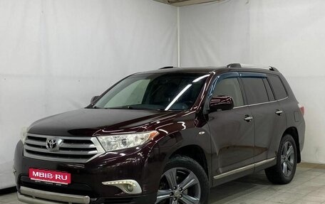 Toyota Highlander III, 2013 год, 2 300 000 рублей, 1 фотография