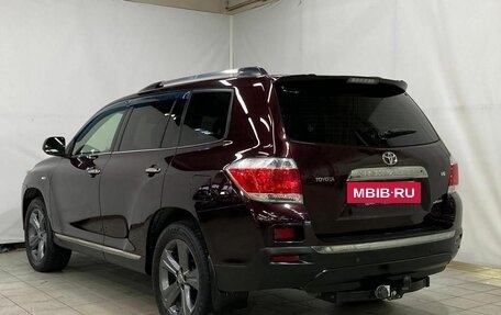 Toyota Highlander III, 2013 год, 2 300 000 рублей, 7 фотография