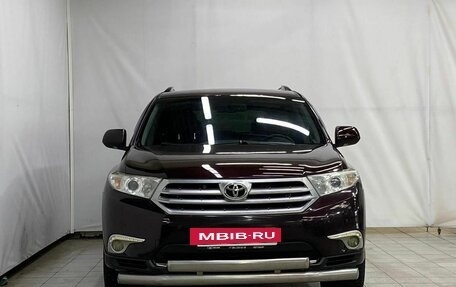 Toyota Highlander III, 2013 год, 2 300 000 рублей, 2 фотография