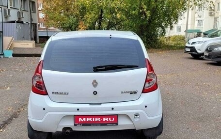 Renault Sandero I, 2013 год, 700 000 рублей, 1 фотография