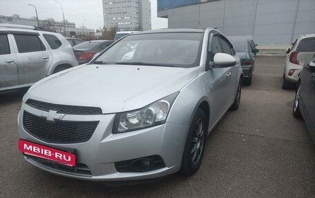 Chevrolet Cruze II, 2010 год, 550 000 рублей, 3 фотография