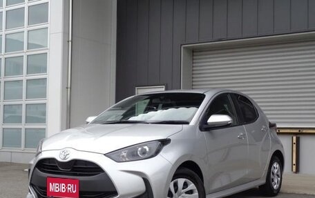 Toyota Yaris, 2021 год, 900 000 рублей, 1 фотография