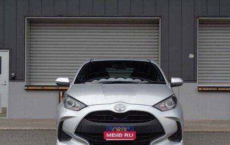 Toyota Yaris, 2021 год, 900 000 рублей, 2 фотография