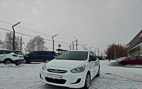 Hyundai Solaris II рестайлинг, 2013 год, 897 000 рублей, 3 фотография