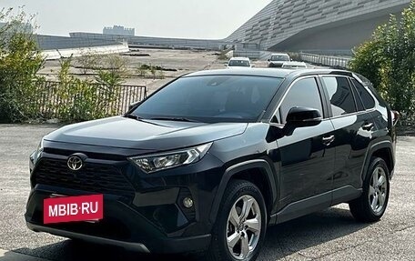 Toyota RAV4, 2021 год, 2 995 000 рублей, 4 фотография