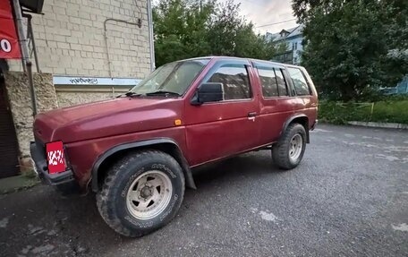 Nissan Terrano II рестайлинг, 1992 год, 180 000 рублей, 5 фотография