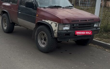 Nissan Terrano II рестайлинг, 1992 год, 180 000 рублей, 2 фотография