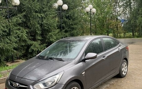 Hyundai Solaris II рестайлинг, 2013 год, 880 000 рублей, 3 фотография