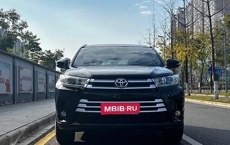 Toyota Highlander III, 2021 год, 2 800 006 рублей, 2 фотография