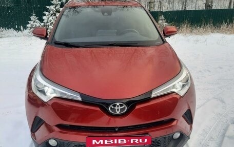 Toyota C-HR I рестайлинг, 2021 год, 2 950 000 рублей, 11 фотография