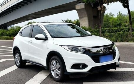 Honda Vezel, 2020 год, 1 750 000 рублей, 2 фотография