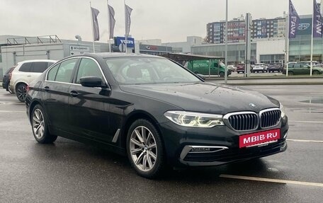 BMW 5 серия, 2019 год, 3 765 000 рублей, 2 фотография