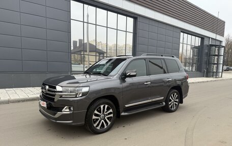 Toyota Land Cruiser 200, 2018 год, 7 900 000 рублей, 2 фотография