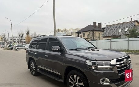 Toyota Land Cruiser 200, 2018 год, 7 900 000 рублей, 3 фотография