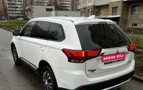 Mitsubishi Outlander III рестайлинг 3, 2017 год, 1 470 000 рублей, 4 фотография