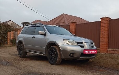 Mitsubishi Outlander III рестайлинг 3, 2006 год, 850 000 рублей, 4 фотография