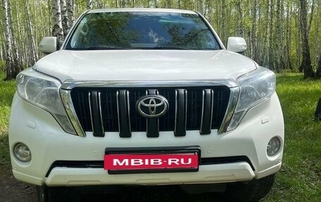 Toyota Land Cruiser Prado 150 рестайлинг 2, 2015 год, 4 000 000 рублей, 2 фотография