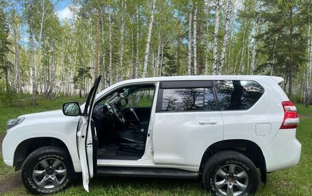 Toyota Land Cruiser Prado 150 рестайлинг 2, 2015 год, 4 000 000 рублей, 11 фотография