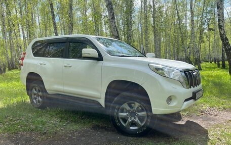 Toyota Land Cruiser Prado 150 рестайлинг 2, 2015 год, 4 000 000 рублей, 13 фотография