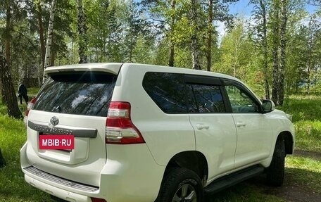 Toyota Land Cruiser Prado 150 рестайлинг 2, 2015 год, 4 000 000 рублей, 10 фотография