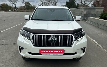 Toyota Land Cruiser Prado 150 рестайлинг 2, 2017 год, 5 300 000 рублей, 3 фотография