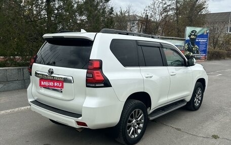 Toyota Land Cruiser Prado 150 рестайлинг 2, 2017 год, 5 300 000 рублей, 5 фотография