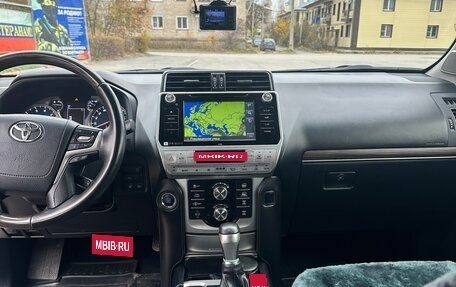 Toyota Land Cruiser Prado 150 рестайлинг 2, 2017 год, 5 300 000 рублей, 13 фотография