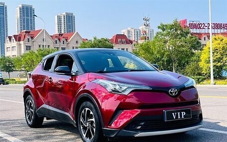 Toyota C-HR I рестайлинг, 2020 год, 2 100 000 рублей, 2 фотография