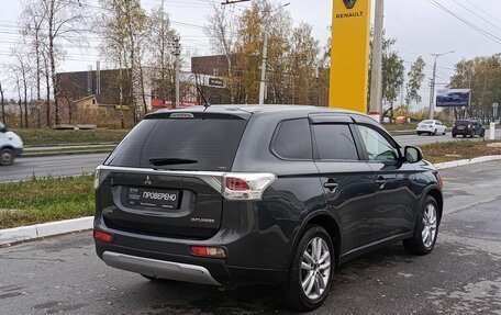 Mitsubishi Outlander III рестайлинг 3, 2014 год, 1 438 000 рублей, 5 фотография