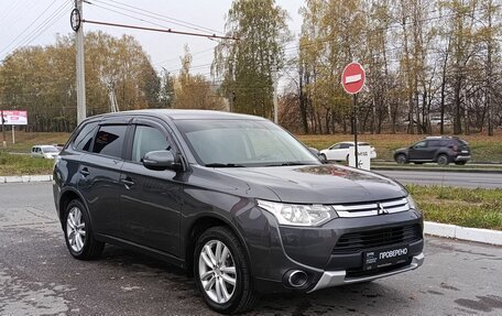 Mitsubishi Outlander III рестайлинг 3, 2014 год, 1 438 000 рублей, 3 фотография