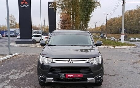 Mitsubishi Outlander III рестайлинг 3, 2014 год, 1 438 000 рублей, 2 фотография