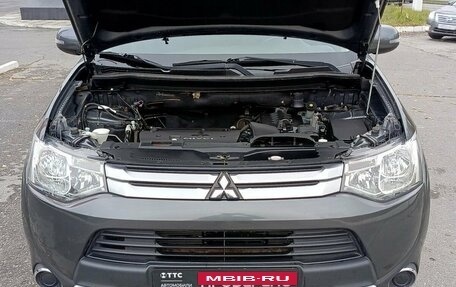 Mitsubishi Outlander III рестайлинг 3, 2014 год, 1 438 000 рублей, 9 фотография